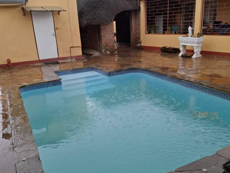 Family spacious home for sale - Photo 4