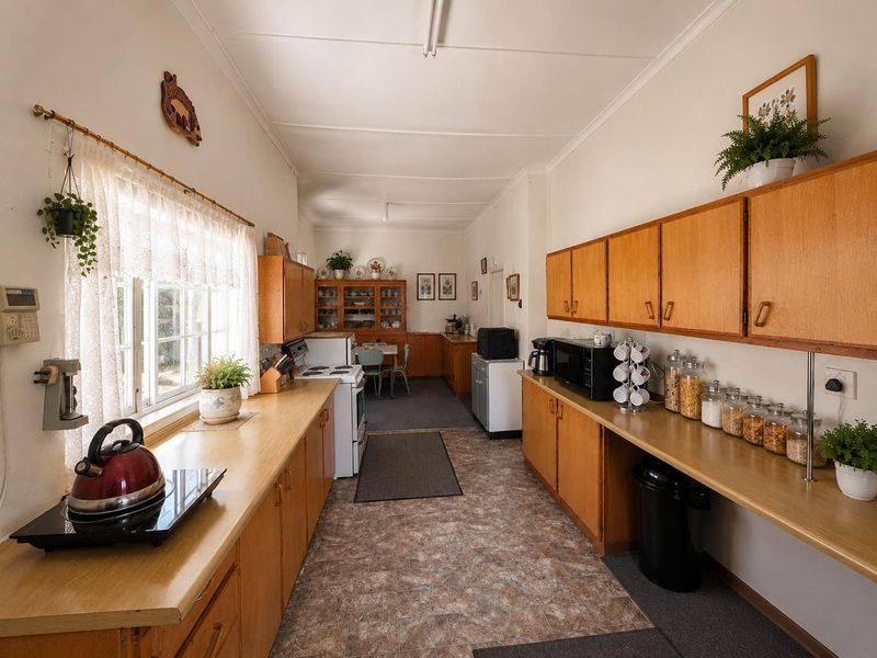 Corner Property with Space, Comfort and Potential - Photo 4