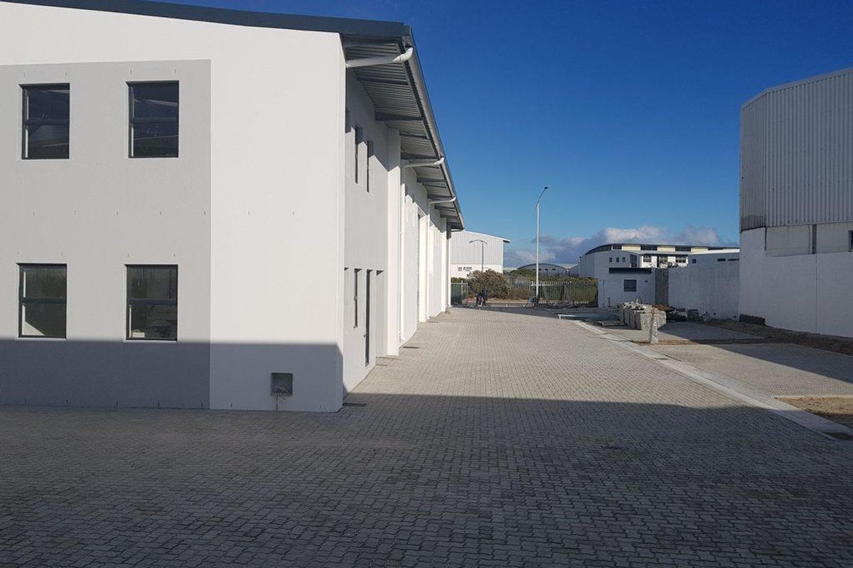 Double Volume Warehouse in Excellent Condition - Photo 3