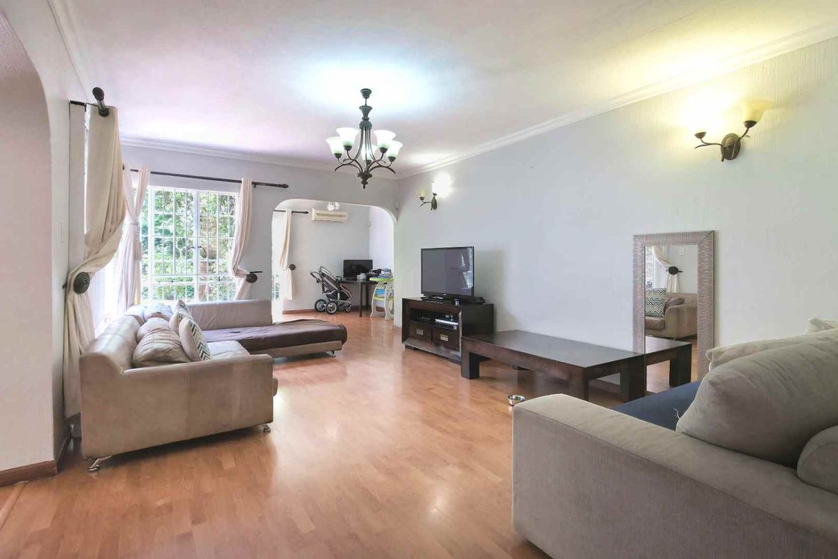 Spacious, Location Perfect, 3 Bedroom Sandton Townhouse with Private Garden - Photo 3