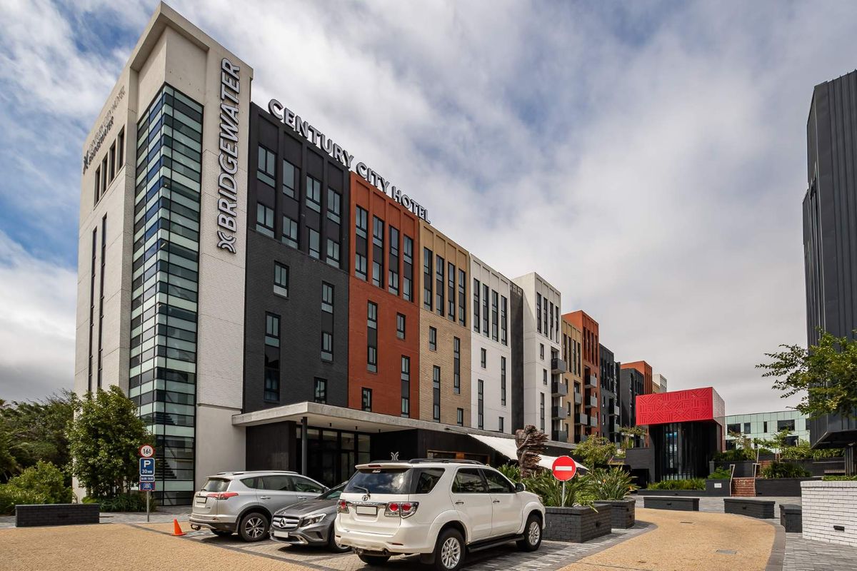 Prime Income-Producing Commercial Unit with Established Tenant in Bridgewater Estate, Century City - Photo 3