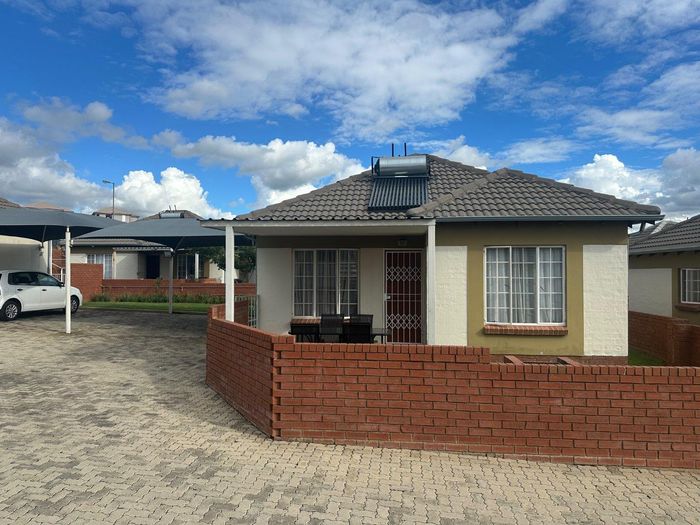 Property #2366605, House Sold in The Reeds