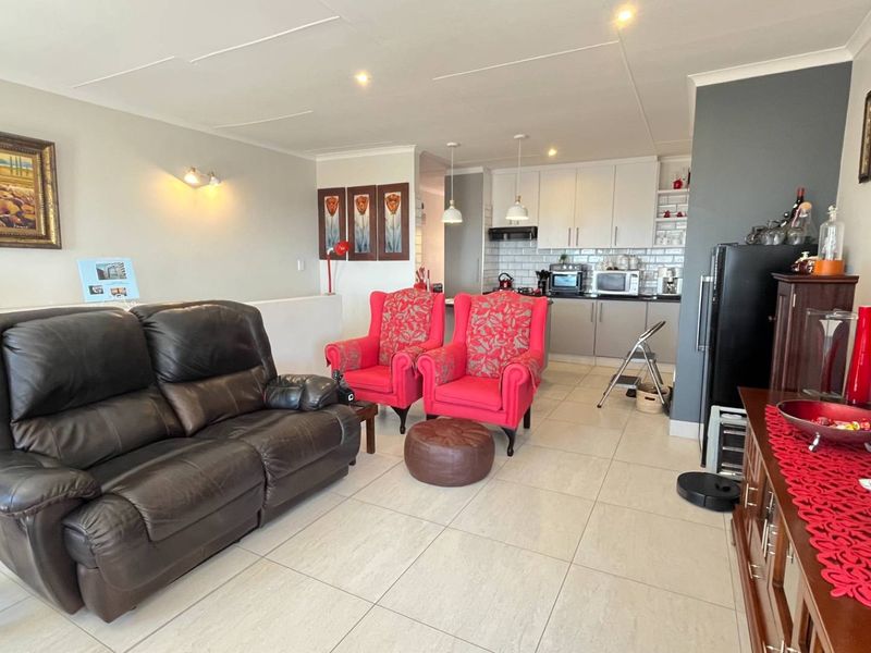 Modern Duet in Mossel Bay with Unmatched Ocean Views - Photo 10