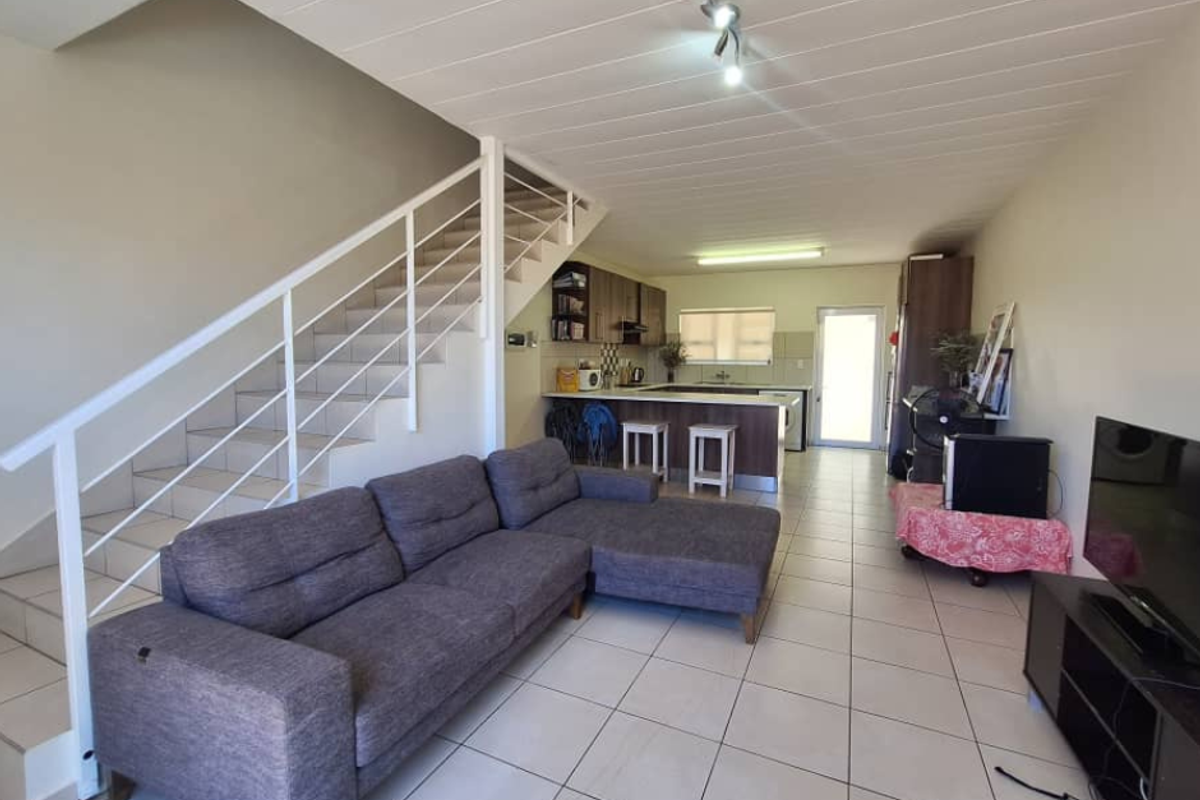 FOR SALE | KLEINE KUPPE - Photo 2