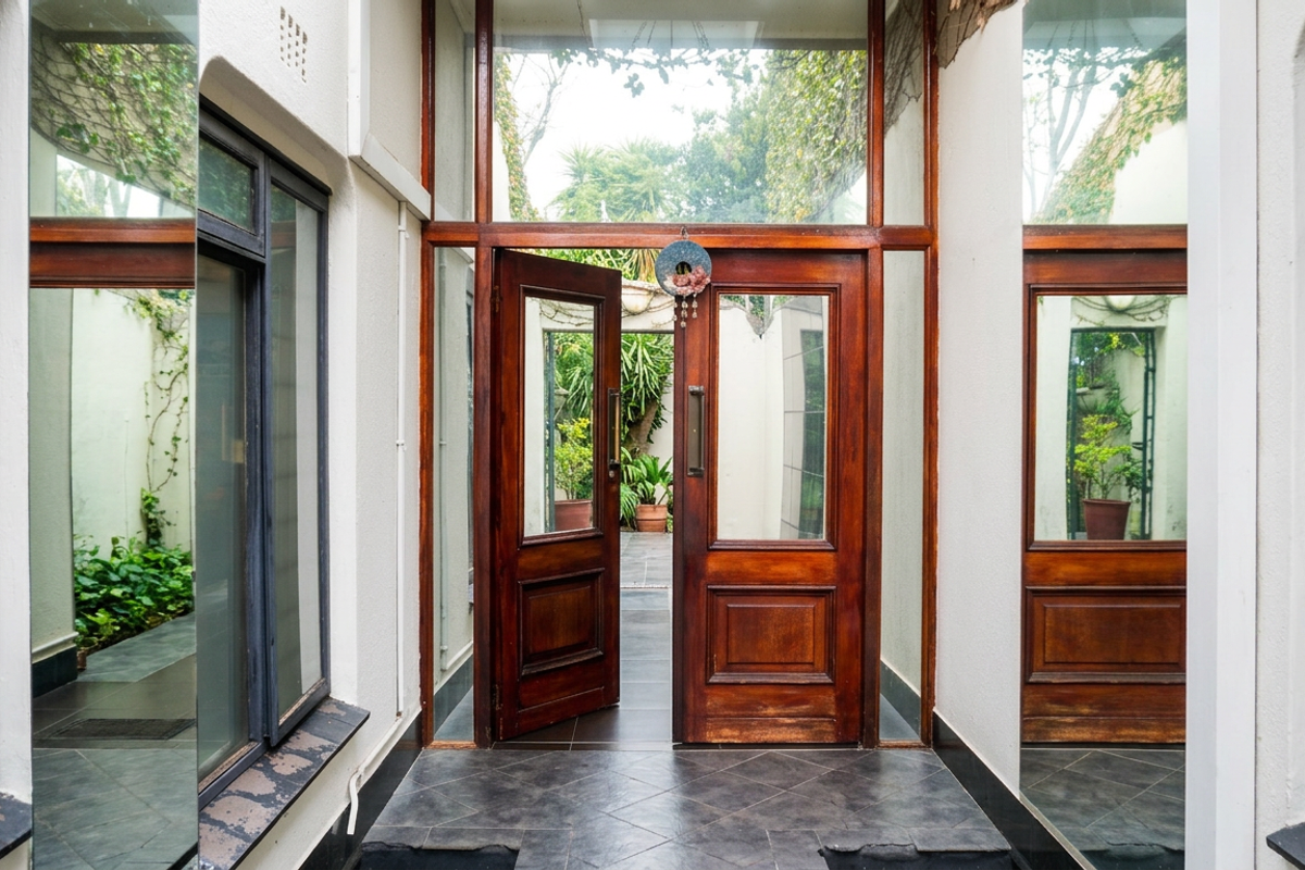 Charming Three Bedroom Family Home - Photo 3