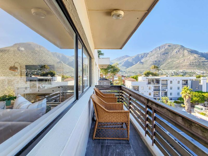 Fully Furnished Designer Apartment in the Heart of Hout Bay - Photo 6