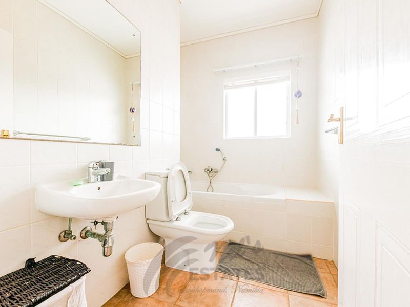 Furnished Apartment to Rent in Vogelstrand, Swakopmund - Photo 10