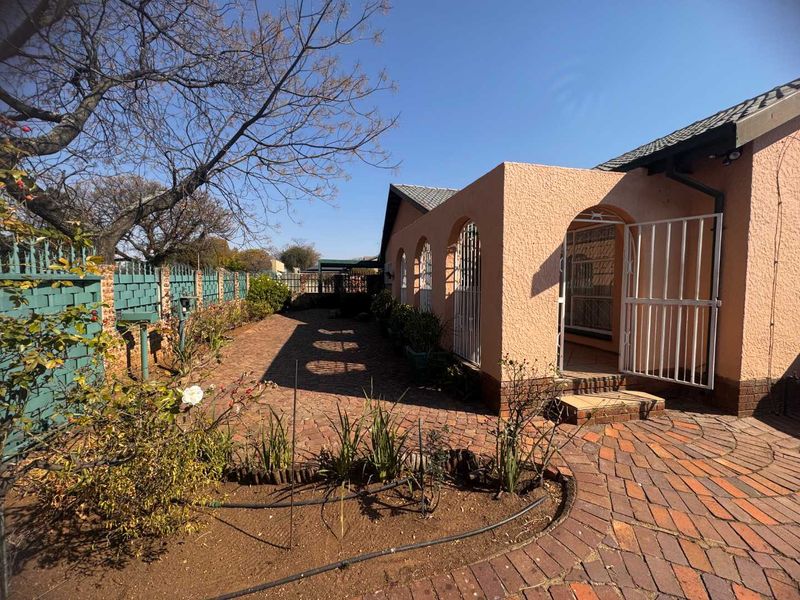 Property for Sale with Flatlet in Randhart - Photo 3