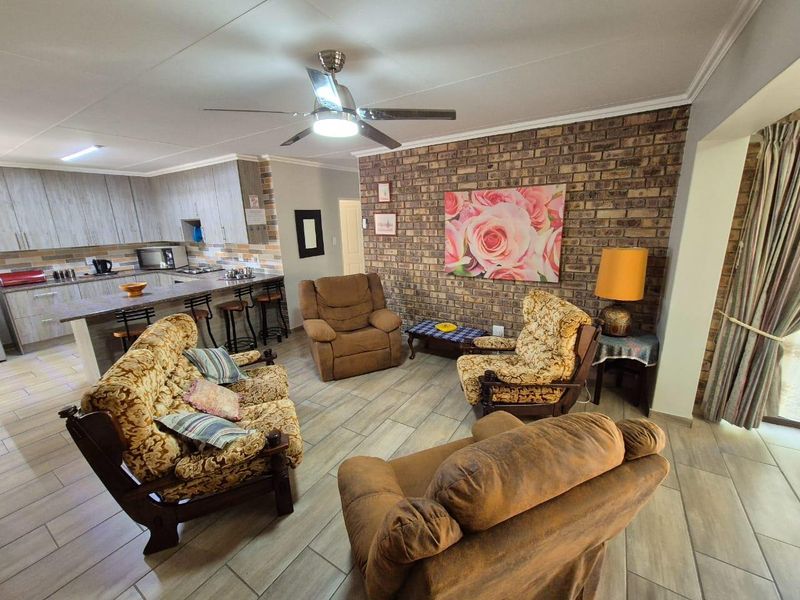 Space, Comfort and Style Combined - Photo 7