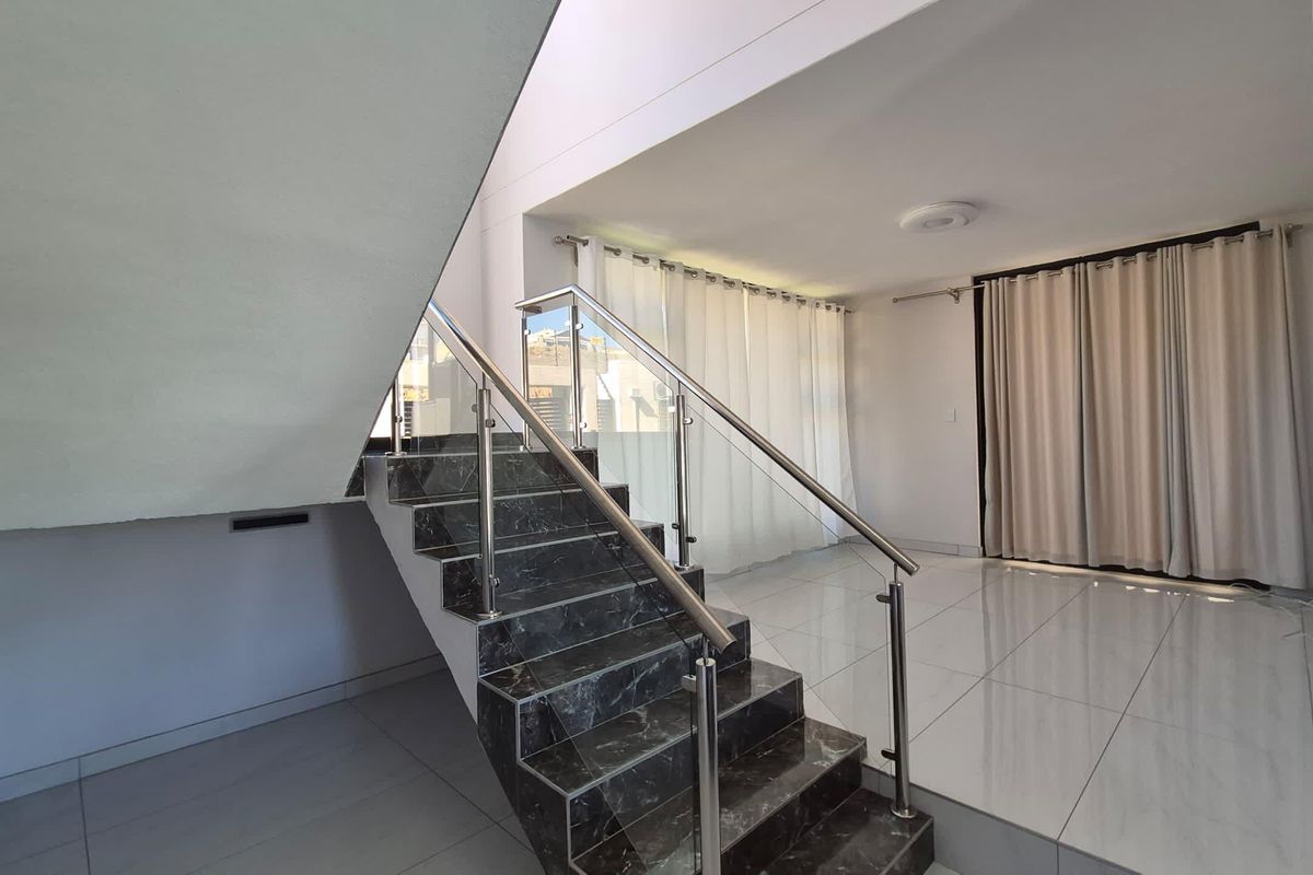A Home That Defines Excellence - To Let in Kleine Kuppe - Photo 4