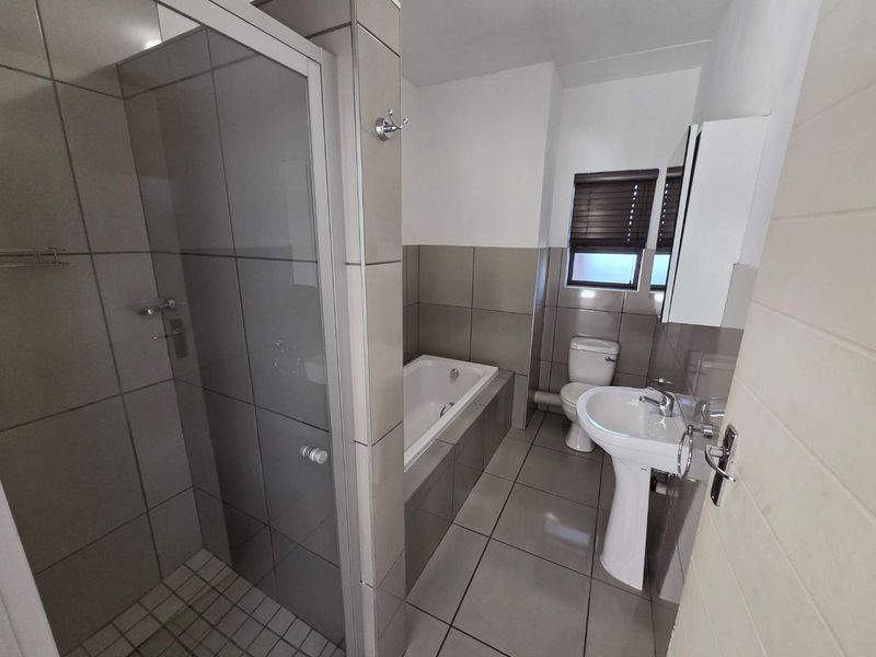 Secure 2-Bedroom Garden Unit – Pet-Friendly - Photo 10