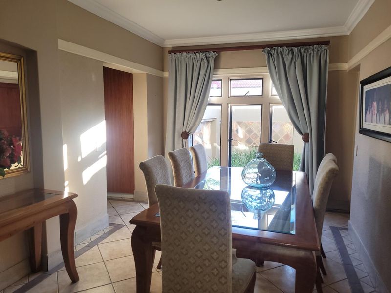 SECURE EXCELLENT LOCATION - EXCLUSIVE SOLE MANDATE! - Photo 8