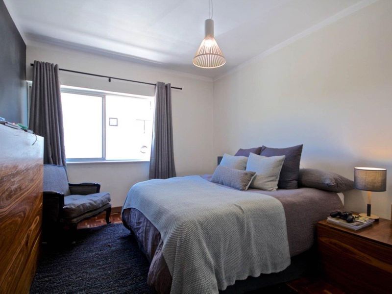 Modern Apartment in Mouille Point. - Photo 7