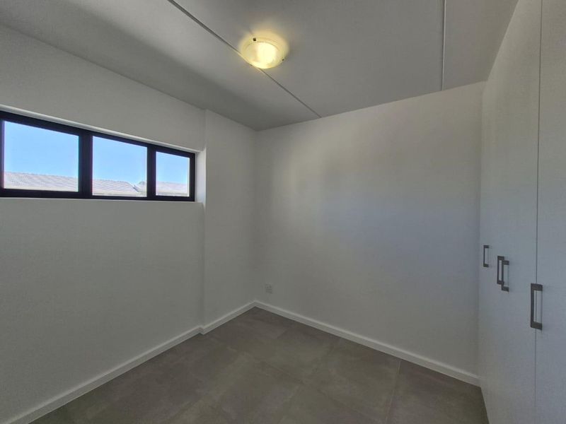 Modern 2-Bedroom Apartment | Refined Living in Rivergate - Photo 6