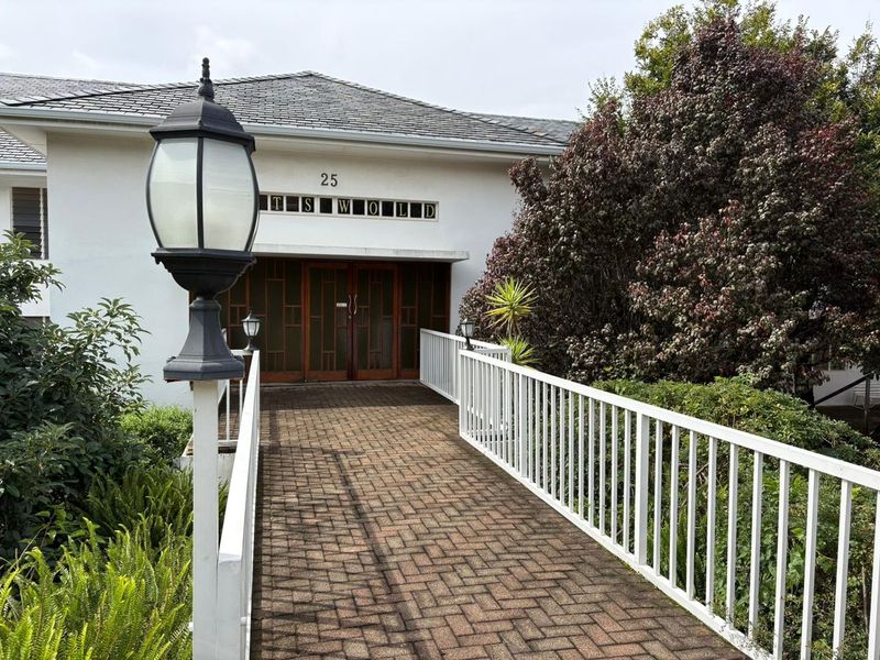 Spacious 3 bed and 2 bath apartment - Photo 2
