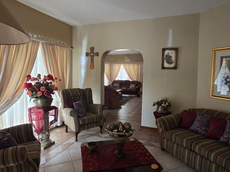 6 Bedroom House for Sale in Amandasig Ext19 - Photo 6