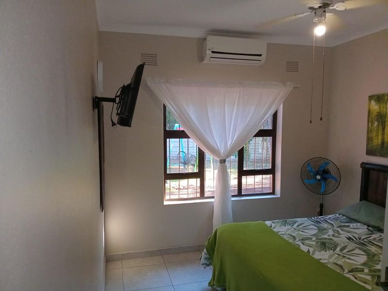 Spacious 3-Bedroom Family Home For Sale with Pool, Entertainment Area & Greenbelt Views - Photo 10