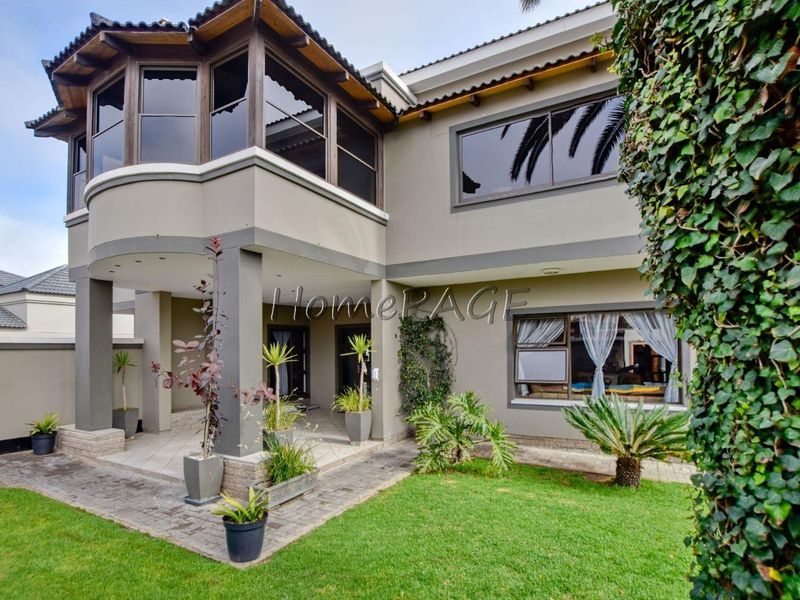 Ext 12, Swakopmund:  BEAUTIFUL 3 BEDR HOME in UPMARKET AREA - Photo 4