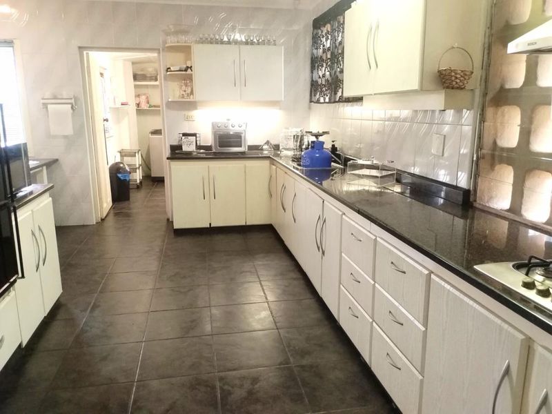 3 Bedroom Townhouse in Malvern - Photo 9