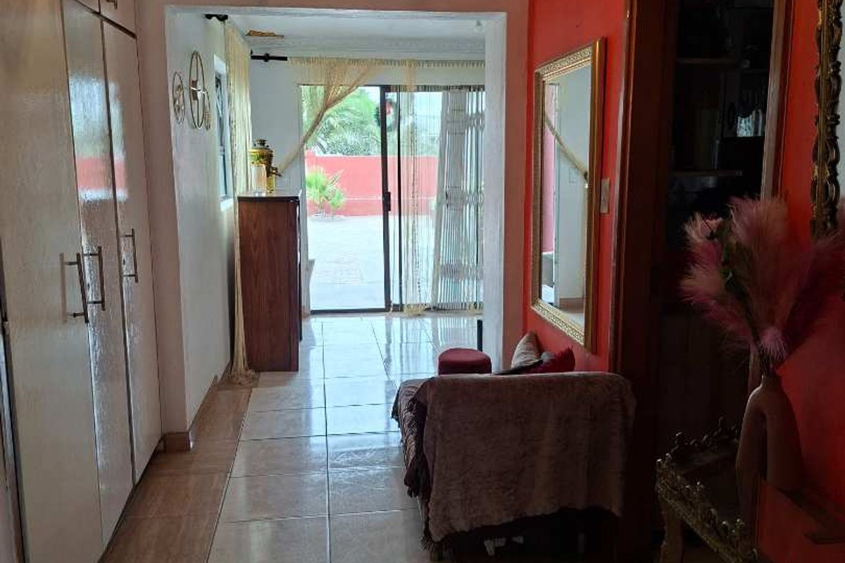 Spacious 3 Bedroom House with 2 Flats in VINETA  SWAKOPMUND - Photo 4