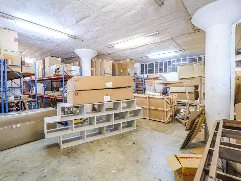 **Prime Industrial Warehouse & Office Space in Wynberg** - Photo 4
