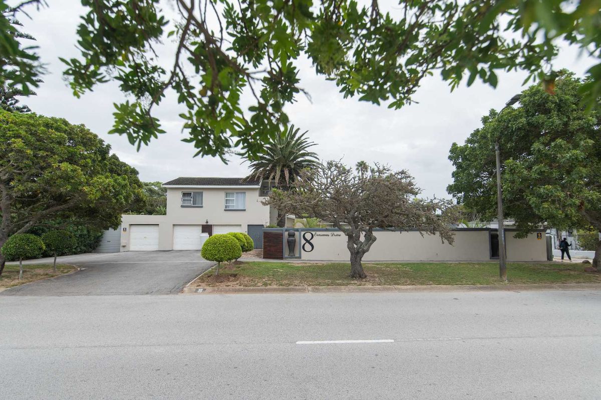 Exquisite Family home in Summerstrand - Photo 4