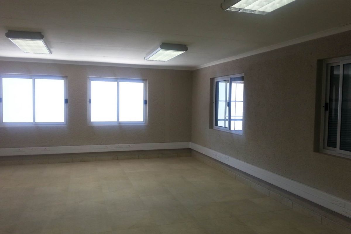 Warehouse to let Northern Industrial- Street Front - Photo 3