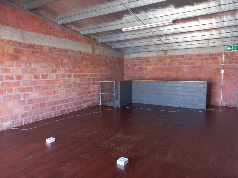 Secure unit within commercial business park! - Photo 5
