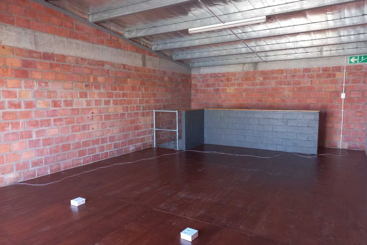 Secure unit within commercial business park! - Photo 5