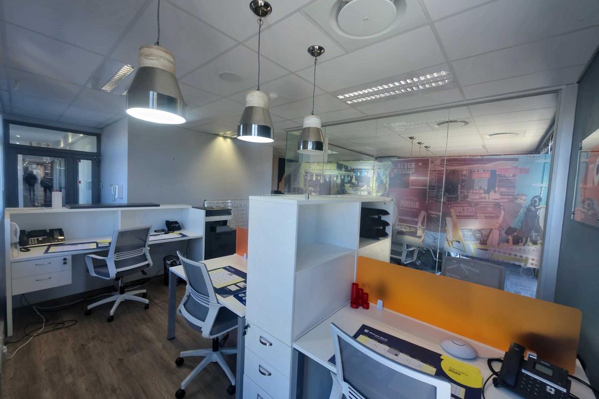 Turnkey 137m2 Plug-and-Play Office | Grosvenor Square, Century City - Photo 5