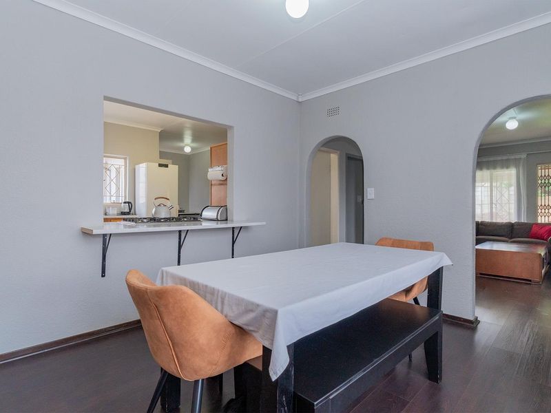 Lovely 3-Bedroom Family Home with Pool in Van Riebeeck Park - Photo 8