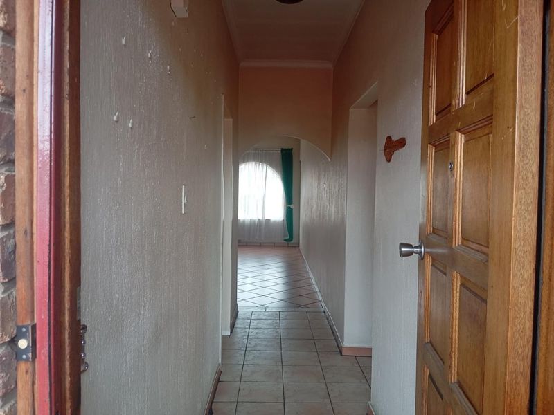 Two bedroom Townhouse in New Redruth - Photo 2