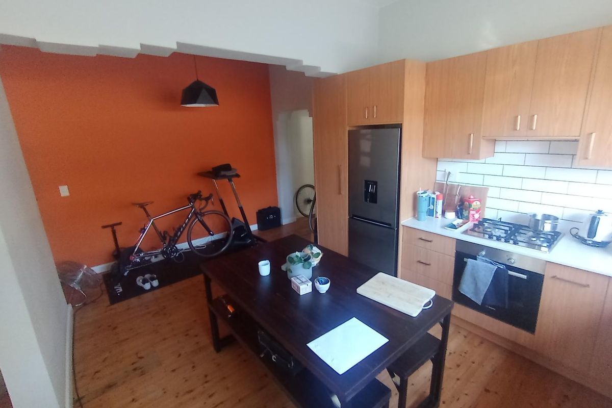 Modern 2-Bedroom Ground Floor Apartment with Private Garden - Photo 4