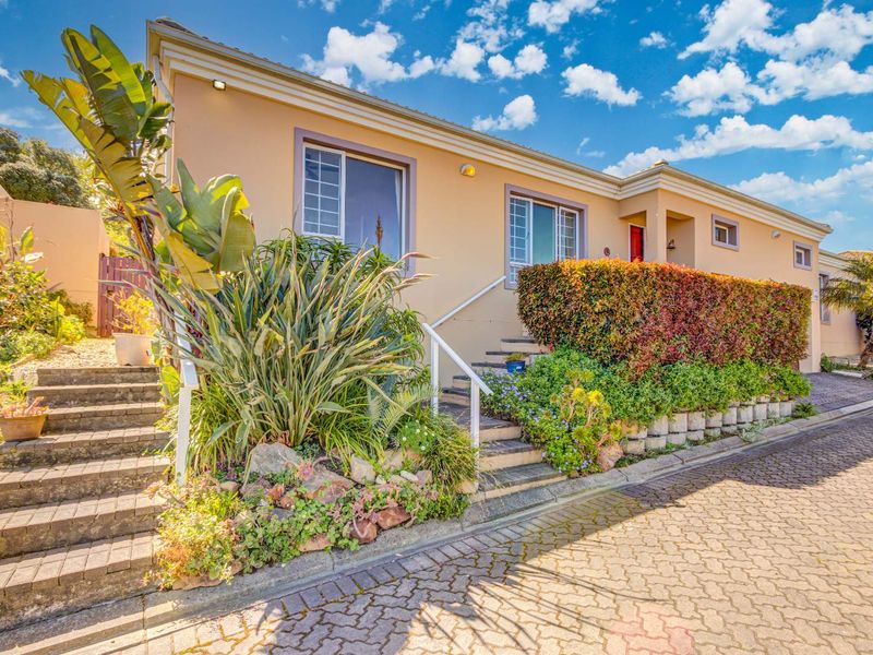 Peaceful Estate Living – 3-Bedroom, 2-Bathroom Home with Double Garage - Photo 2