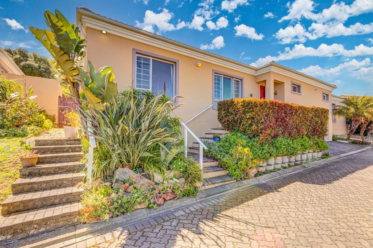 Peaceful Estate Living – 3-Bedroom, 2-Bathroom Home with Double Garage - Photo 2