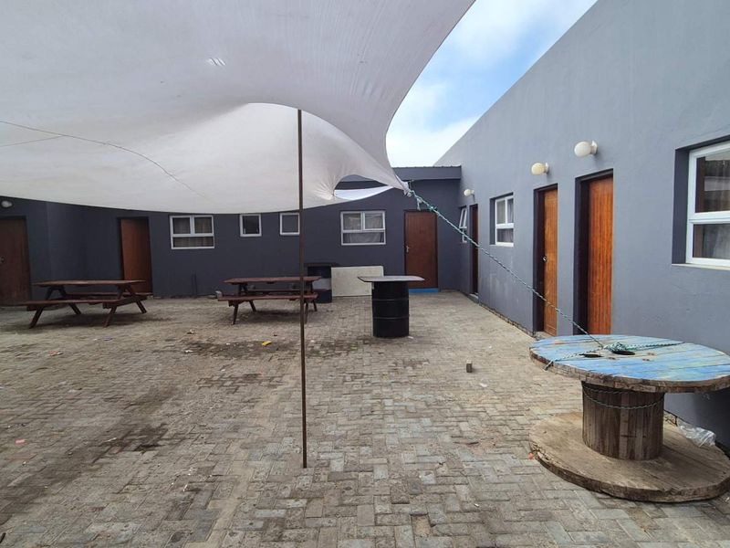 Discover the perfect blend of residential and commercial space with this versatile property - Photo 3