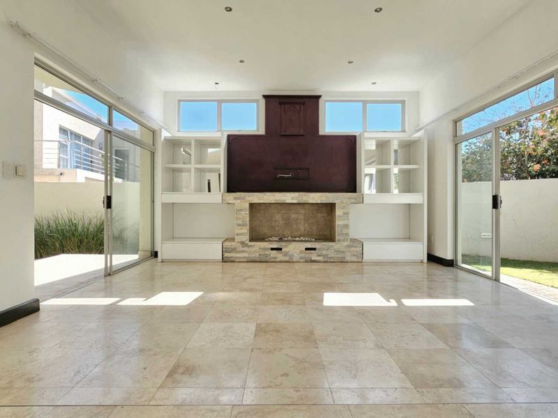 Spacious, Light, Secure 4 Bedroom Sandton Cluster in the Best Location - Photo 5