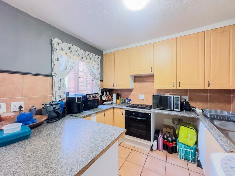 2 Bedroom Townhouse with a Private Garden - Photo 6