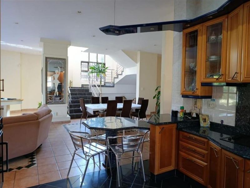 Double Story , Double Wow - Photo 10