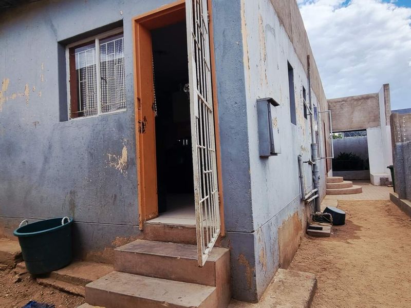 KATUTURA - FREEDOM SQUARE HOUSE FOR SALE - Photo 6