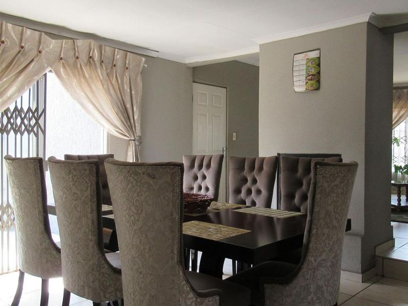 3 Bedroom House for sale in Alveda - Photo 8