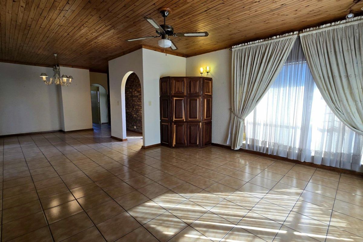 2 Bedroom Townhouse for sale in Brackenhurst - Photo 4