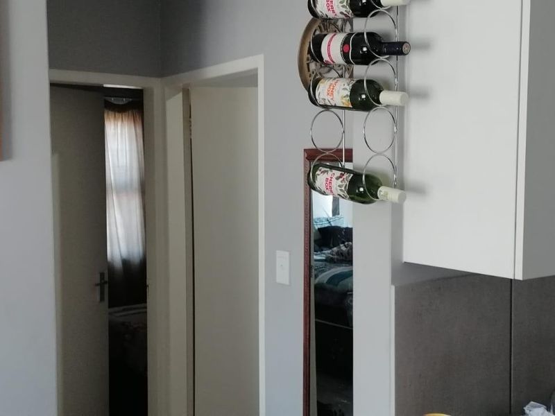 Proteas@Clayville R 650 000 2 Beds, 1 bath - Photo 5