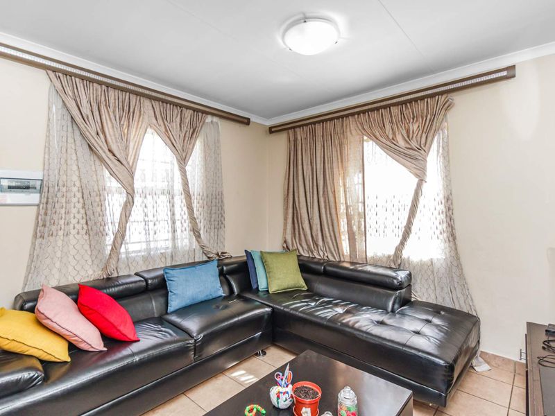 3 Bedroom House In A Secure Estate - Photo 9