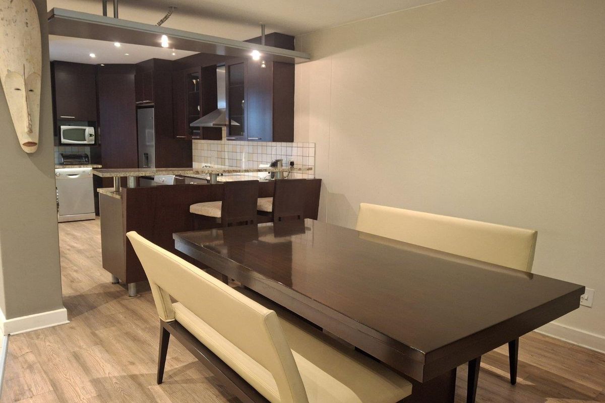 A BEAUTIFULLY FURNISHED TWO BEDROOM APARTMENT - Photo 3