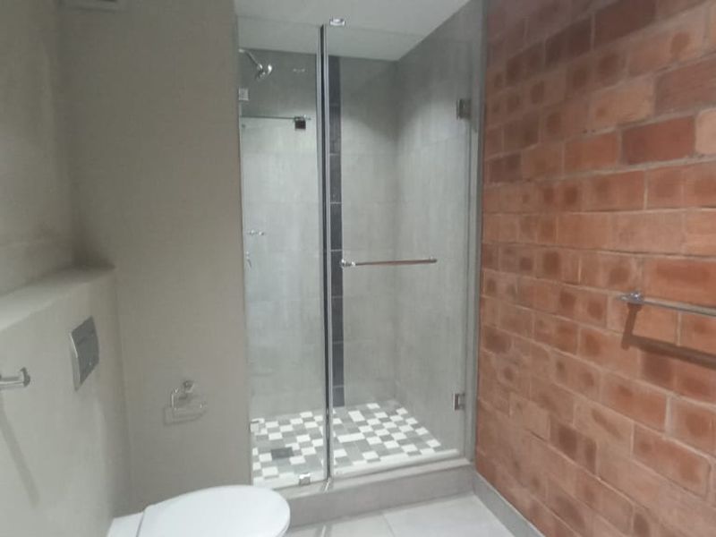 Spacious 2-Bedroom Apartment with Style - Photo 9