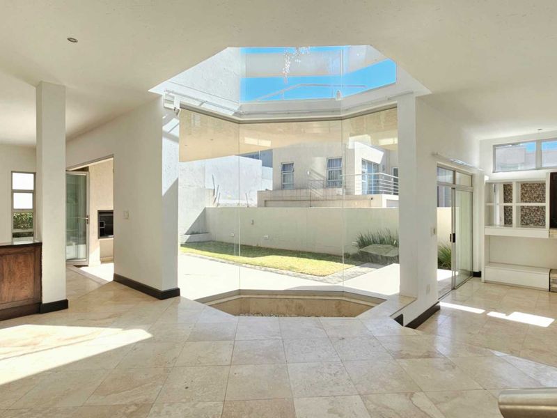 Spacious, Light, Secure 4 Bedroom Sandton Cluster in the Best Location - Photo 8