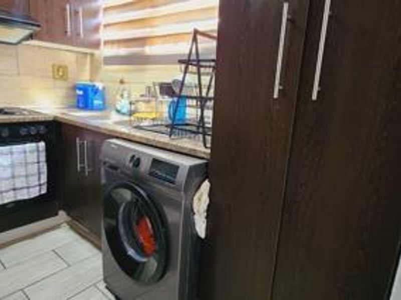 Ground floor PLUS private garden - Photo 7