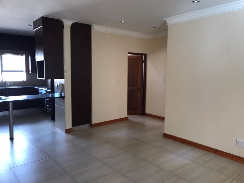 NOT PET FRIENDLY! Lovely Cluster for Rent - Available 1 September 2024 - Photo 5
