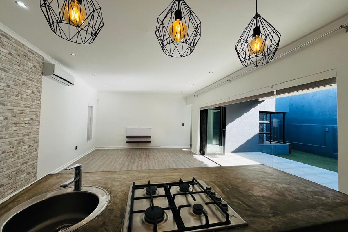 Modern 3 Bedroom House To Let - Photo 4
